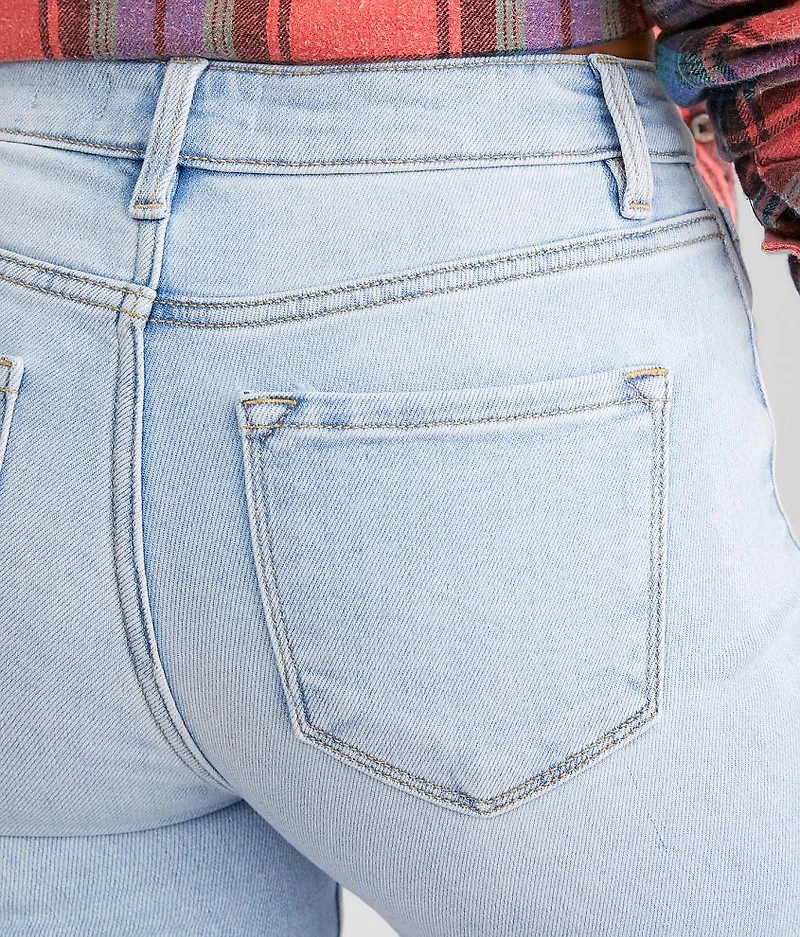 Kurvy Mid-Rise Straight Stretch Jean