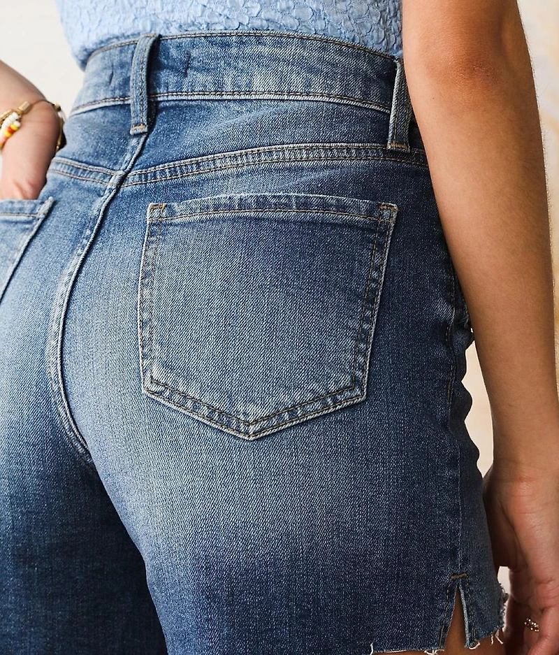 The Mom Short