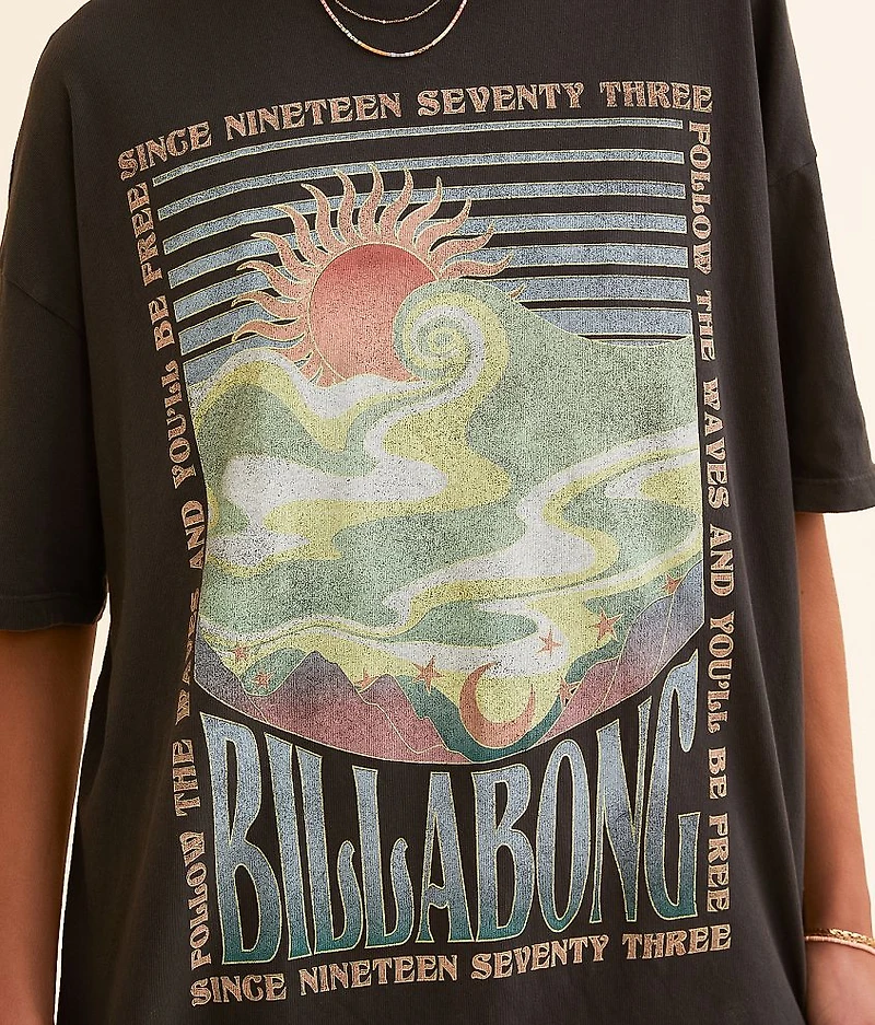 Follow The Waves Oversized T-Shirt