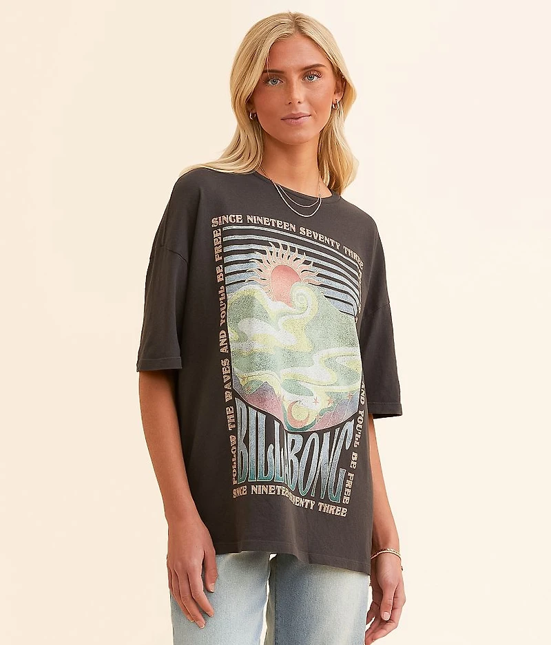 Follow The Waves Oversized T-Shirt