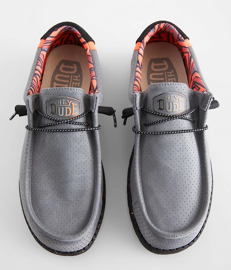 Wally Break Living Coral Stretch Shoe