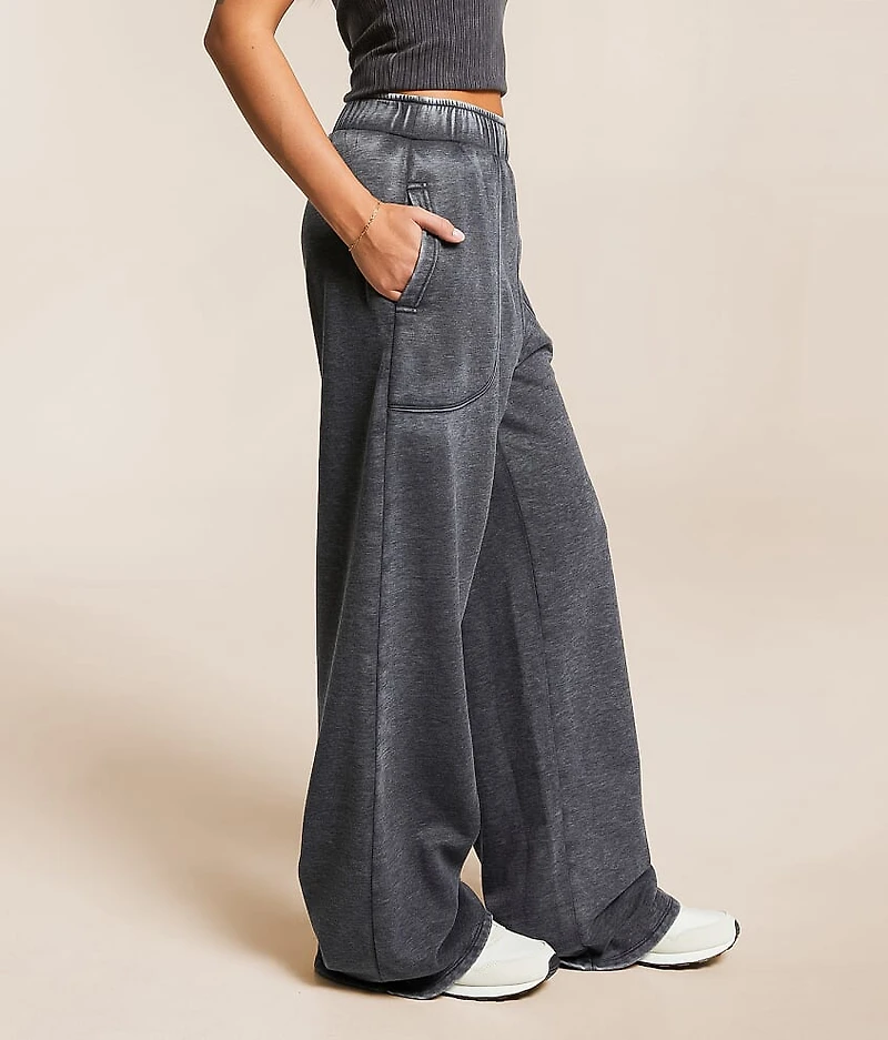 Washed Wide Leg Sweatpant