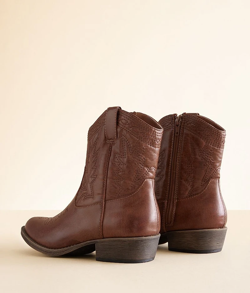 Pistol Western Ankle Boot