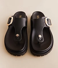 Ravienn Big Buckle Sandal
