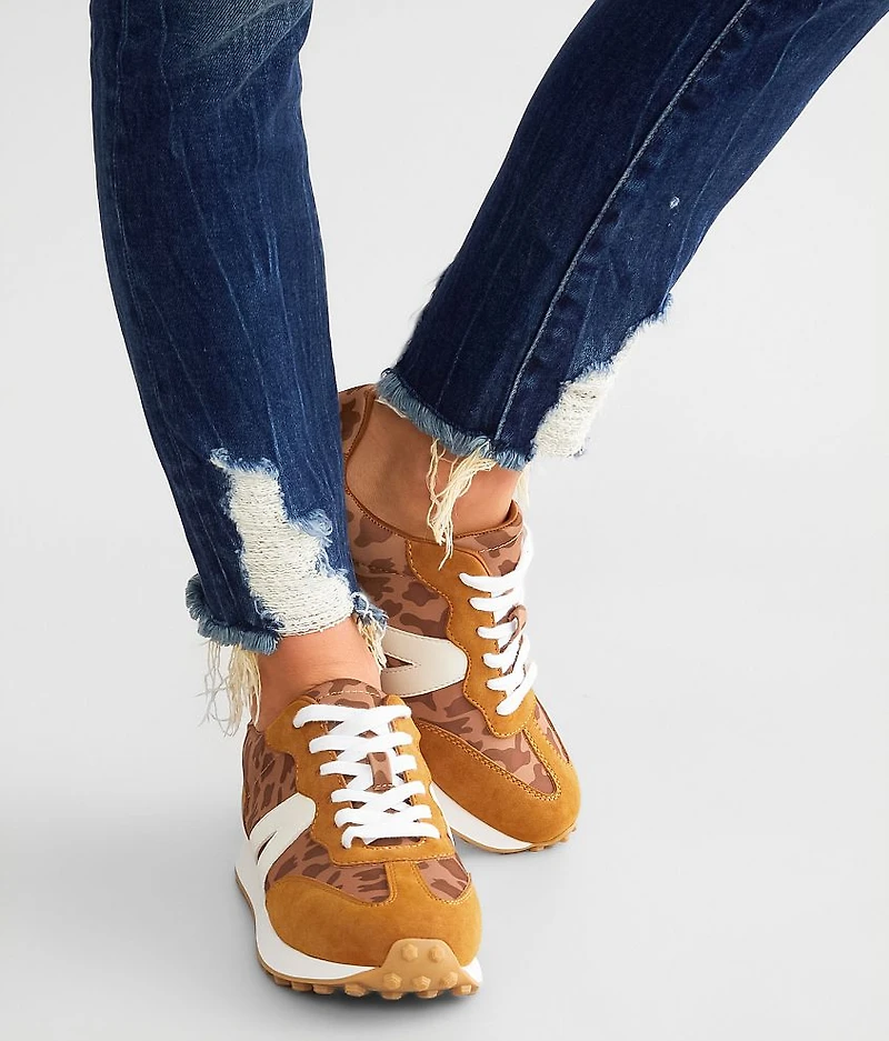 Race Casual Sneaker
