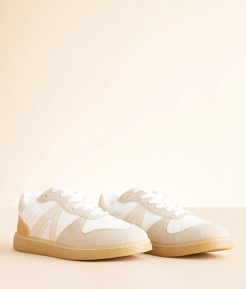 Vesta Sneaker