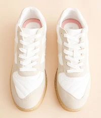 Vesta Sneaker