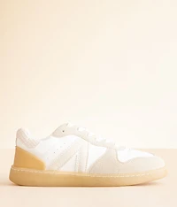 Vesta Sneaker