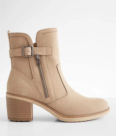 Daynna Ankle Boot