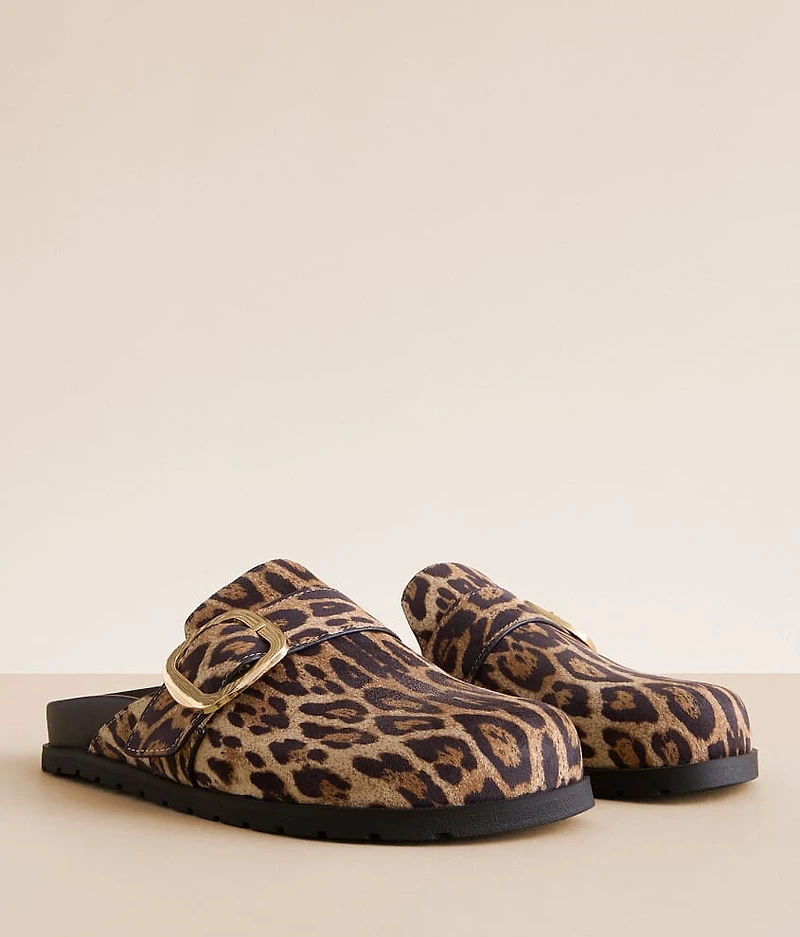 Neah Big Buckle Clog