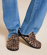 Neah Big Buckle Clog