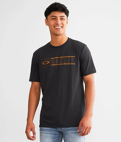 O Hydrolix™ Bark Plate T-Shirt