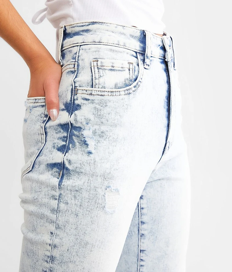 The Relaxed Straight Jean