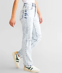 The Relaxed Straight Jean