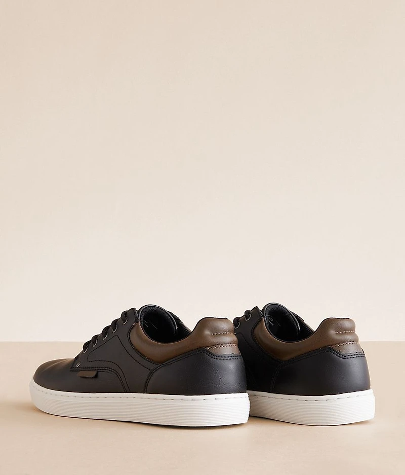 Luke Sneaker