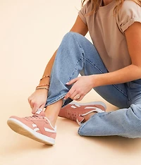 Court Advance Leather Sneaker