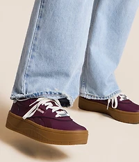 Court Advance Surge Leather Sneaker