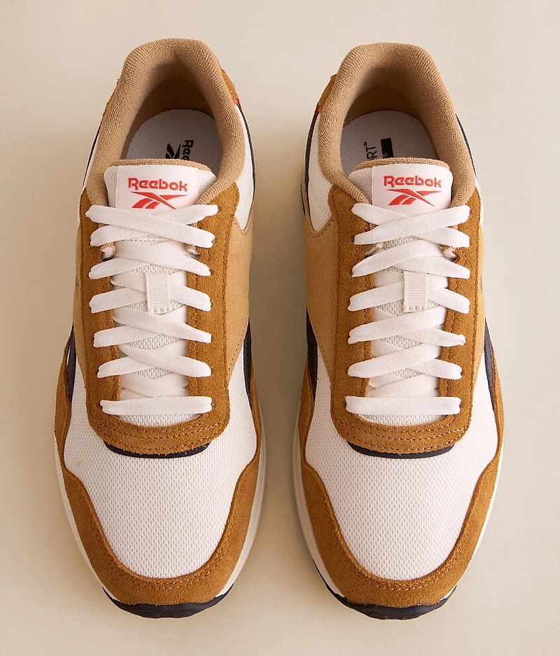 GL1100 Leather Running Sneaker