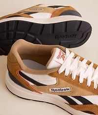 GL1100 Leather Running Sneaker