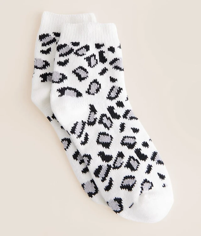 BKE Plush Leopard Print Socks