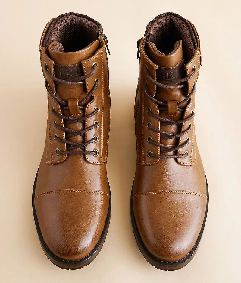 Dustin Boot