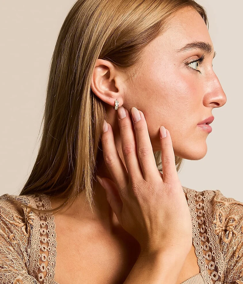 Peyton Huggie Earring