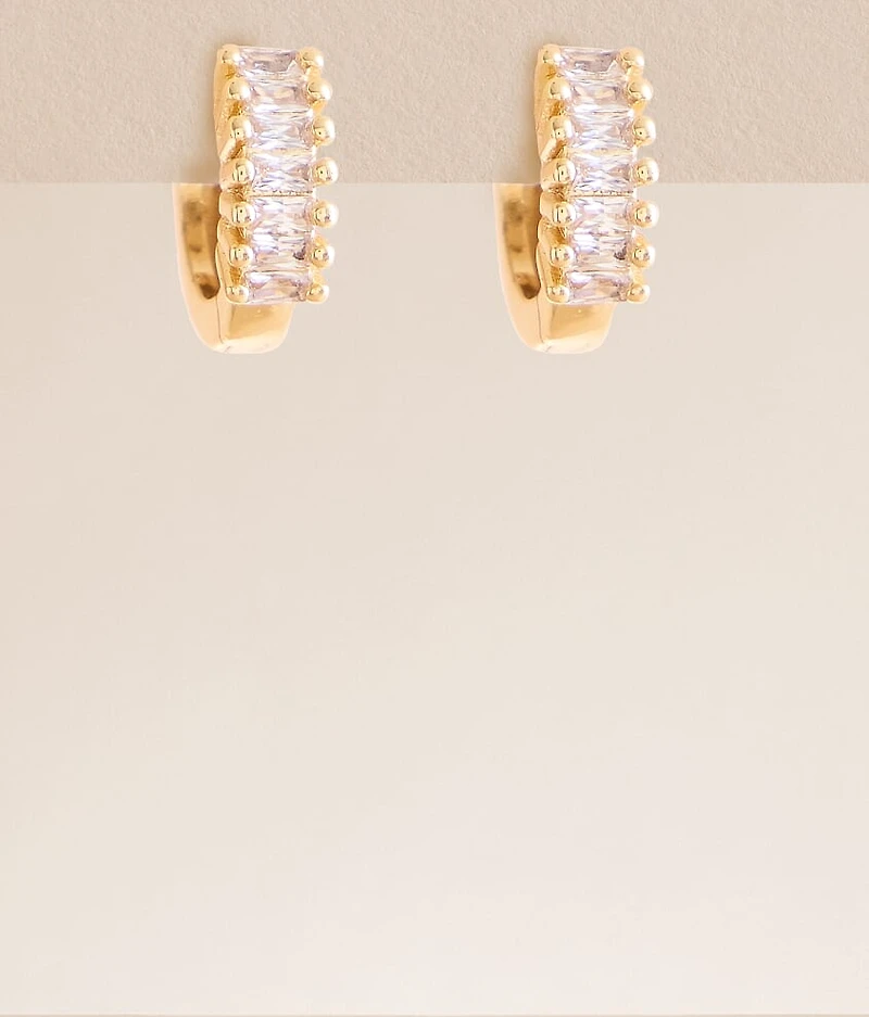 Violoa Huggie Earring