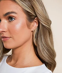 Violoa Huggie Earring