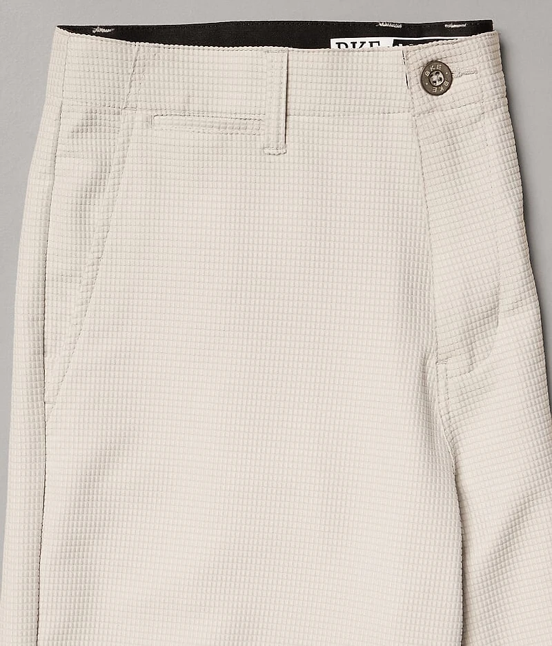 Textured Standard Hybrid Stretch Short