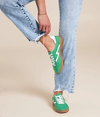 Gia Sneaker