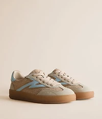 Gia Sneaker