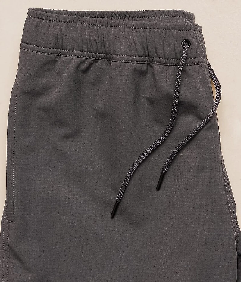 Textured Hybrid Stretch Short