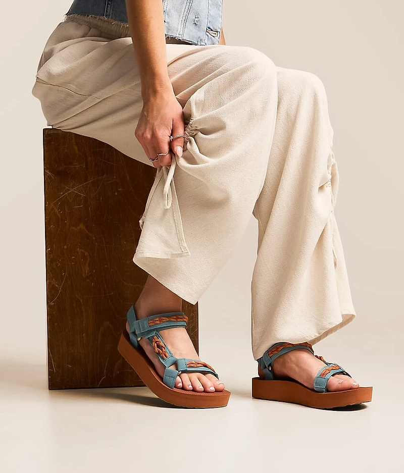 Midform Universal Knotted Sandal