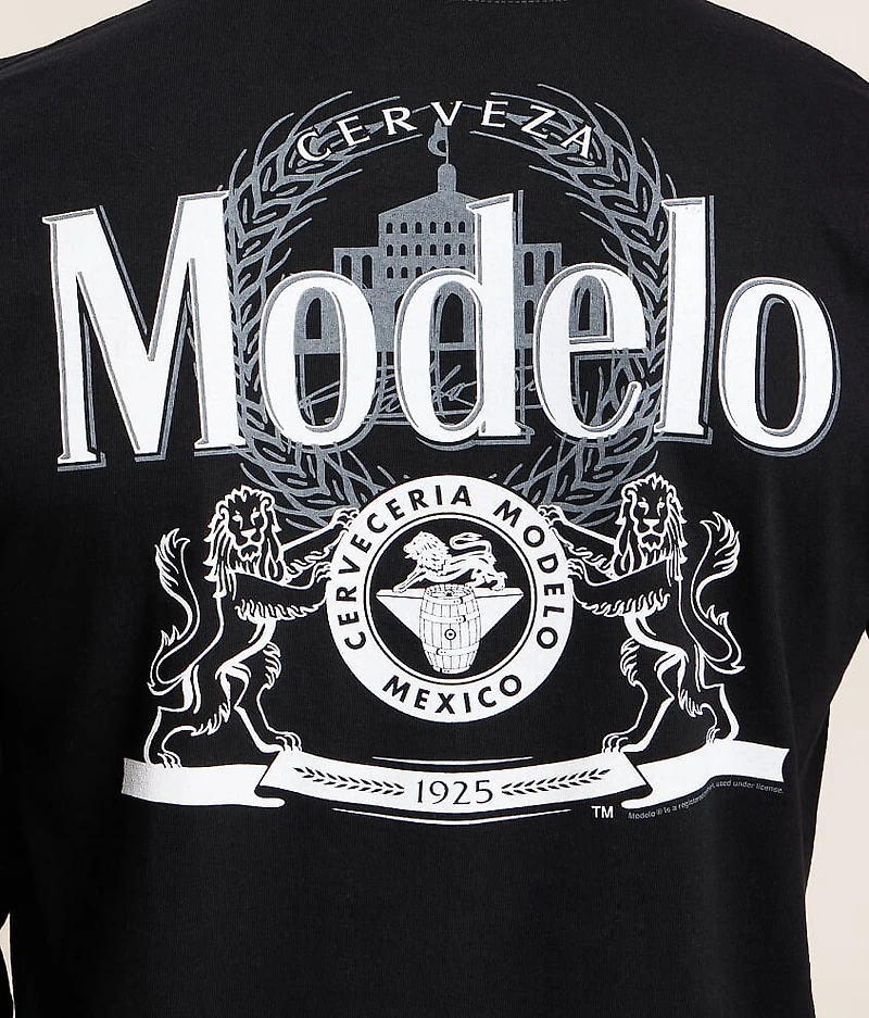 Modelo Classic T-Shirt
