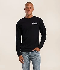 Modelo Classic T-Shirt