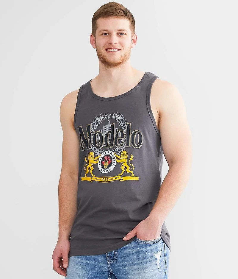 Modelo Tank Top