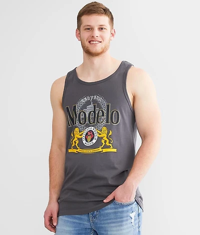 Modelo Tank Top