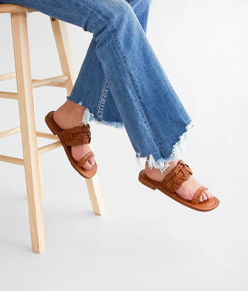 Winding River Leather Sandal