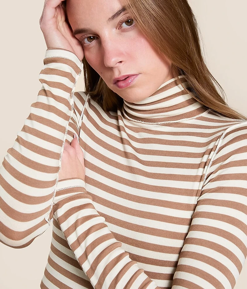 Good Turtleneck Top