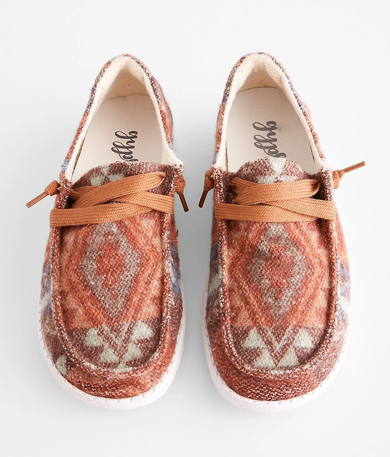 Aaliyah Shoe