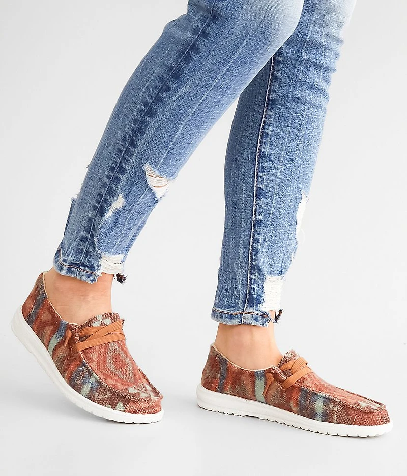 Aaliyah Shoe