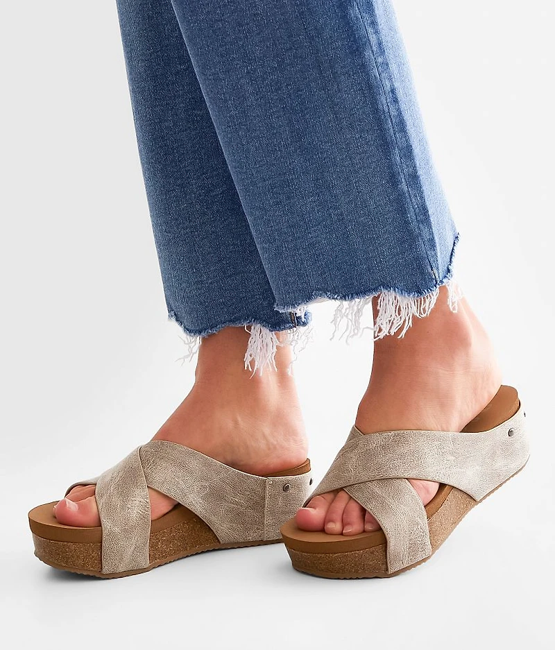 Hero Platform Sandal