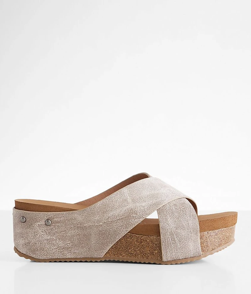 Hero Platform Sandal