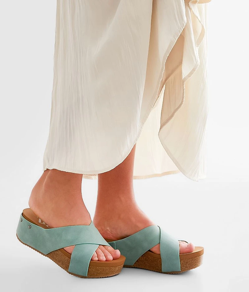 Hero Platform Sandal