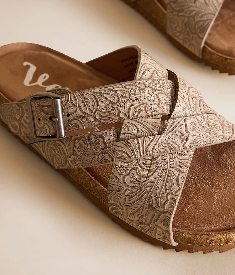 Jayda Tooled Sandal