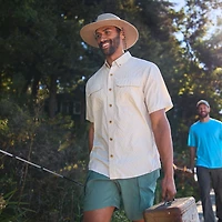 Men's Armachillo Relaxed Fit Short Sleeve Shirt