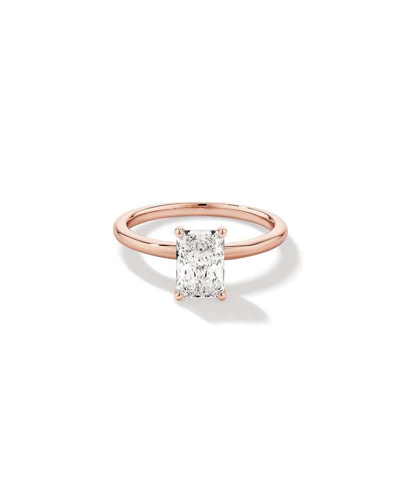 Bague De Fiançailles Solitaire En Diamant De Laboratoire Taille Radiante De 1,25 Carat Poids Total En Or Blanc 14 Carats