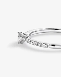 Bague de Fiançailles avec Accent Latéral en Diamant Rond Brillant 0,25 Carat TW en Or Blanc 14 kt