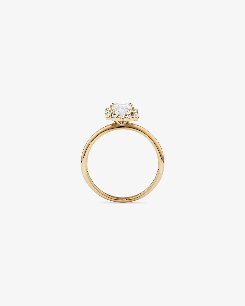 Bague De Fiançailles Halo En Diamant De Laboratoire Taille Émeraude De 1,46 Carat Poids Total En Or Jaune Et Blanc 14 Carats