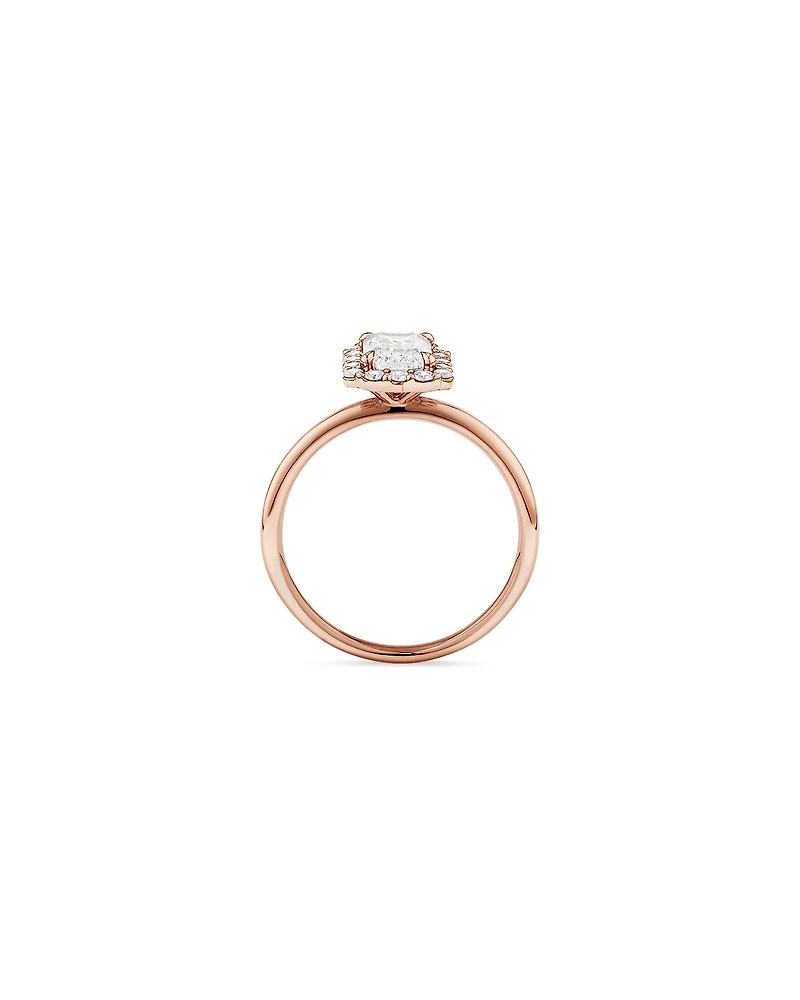 Bague De Fiançailles Halo En Diamant De Laboratoire Taille Émeraude De 1,46 Carat Poids Total En Or Jaune Et Blanc 14 Carats